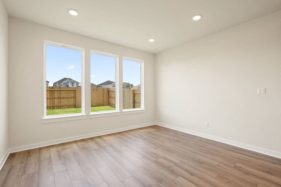 Spacious, unfurnished interior of a new home in Lariat, Liberty Hill (Image 35).