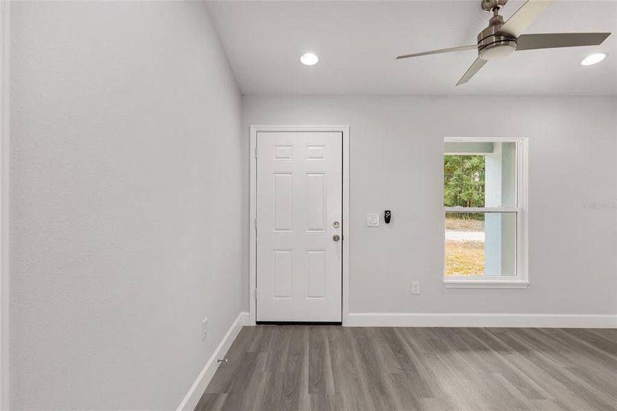 Spacious, unfurnished interior of a new home in , Dunnellon (Image 14).