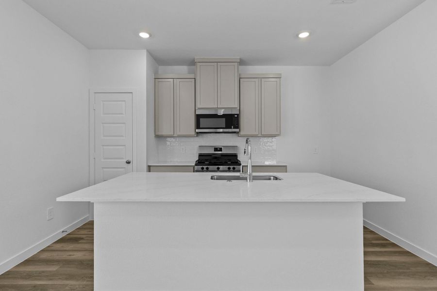Furnished interior view inside a new home in Highland Court, Houston (Image 10).