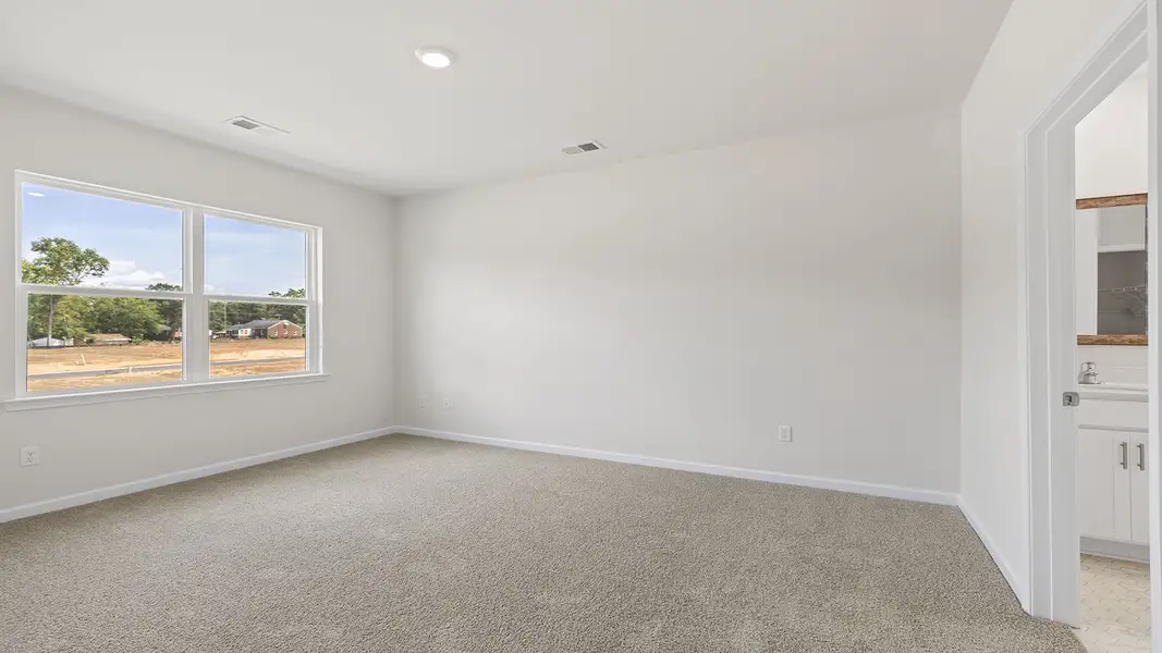 Spacious, unfurnished interior of a new home in Woodglen, Piedmont (Image 25).