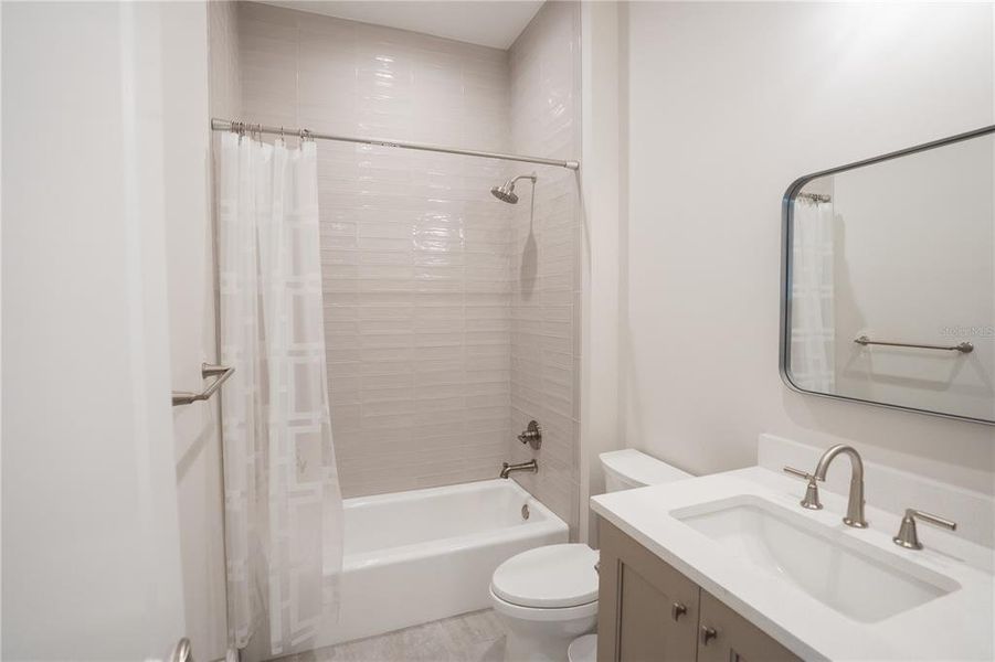 Furnished interior view inside a new home in , Tampa (Image 55).