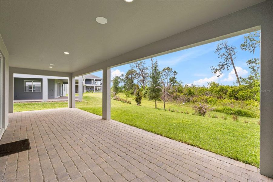 Exterior details and patio area of a home in , Winter Garden (Image 35).