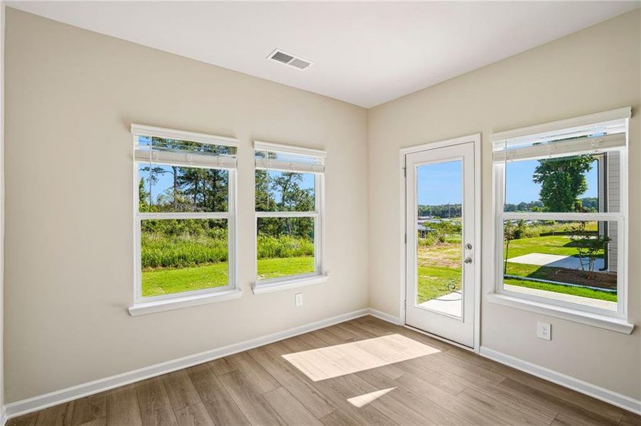 Spacious, unfurnished interior of a new home in Hawthorne Station, College Park (Image 40).