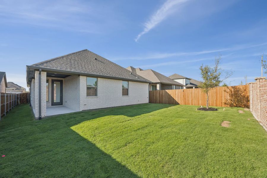 Representative exterior details of a home built from the Sacramento by Chesmar Homes in Summer Crest, Crowley (Image 3).