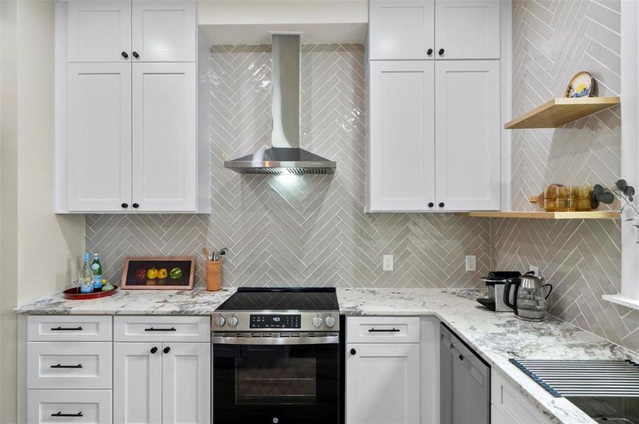 Furnished interior view inside a new home in , Palm Coast (Image 8).