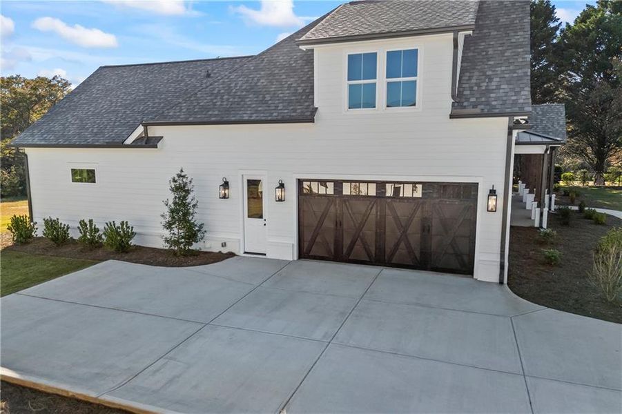 Exterior details and patio area of a home in , Monroe (Image 34).