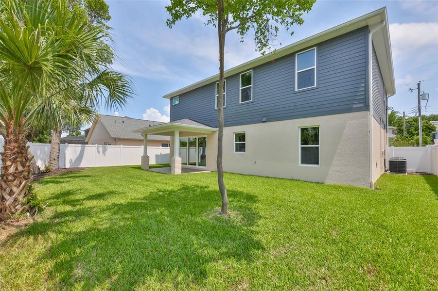 Exterior details and patio area of a home in , Tampa (Image 31).