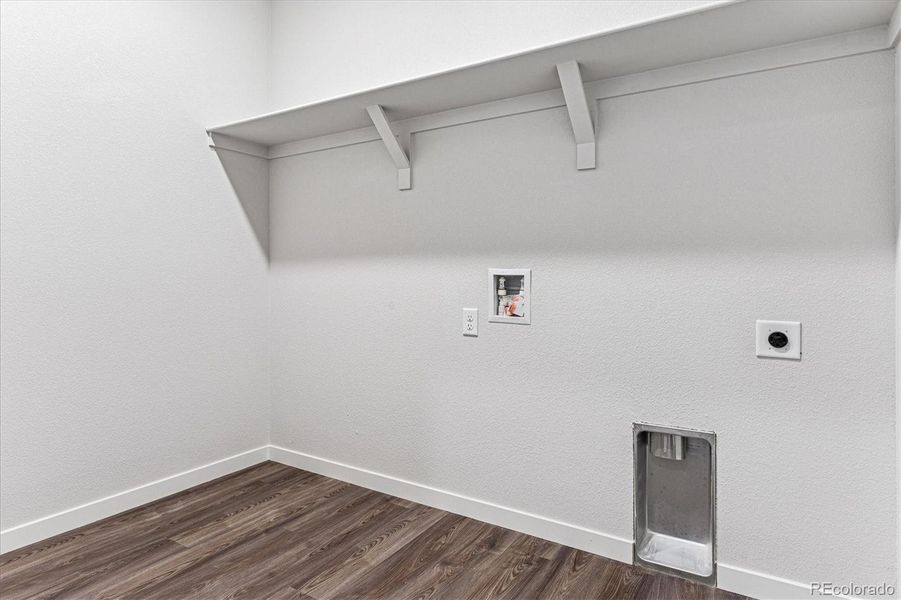 Spacious, unfurnished interior of a new home in Spring Valley Ranch, Elizabeth (Image 9).