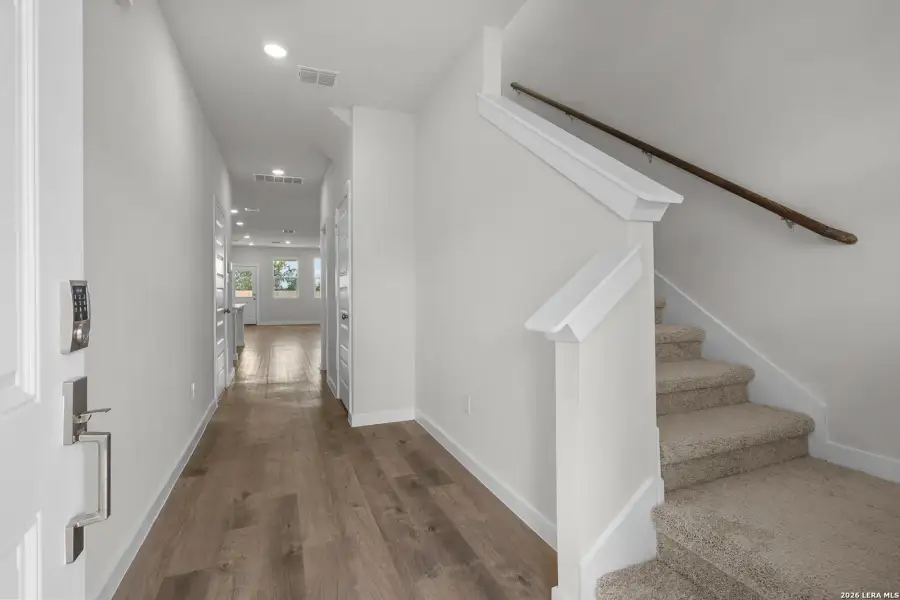 Spacious, unfurnished interior of a new home in Applewhite Meadows, San Antonio (Image 24).