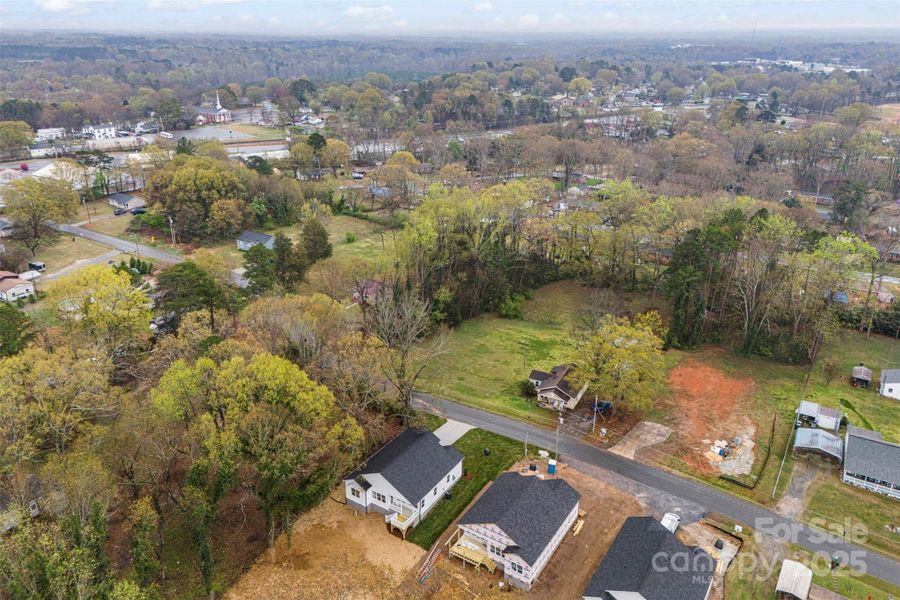 Easy access to 321 & South Carolina