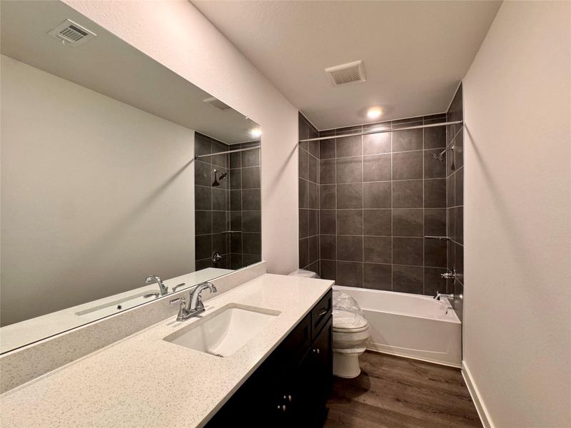 Furnished interior view inside a new home in Santa Fe, Cleveland (Image 7). Furnished interior view inside a new home in Santa Fe, Cleveland (Image 7).