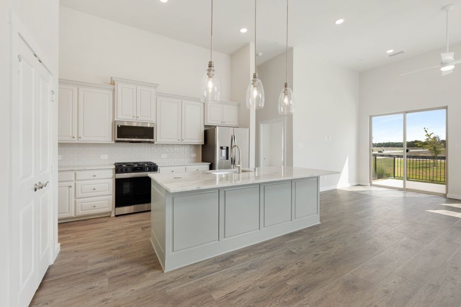 Furnished interior view inside a new home in Cottonwood Creek, Rowlett (Image 10).
