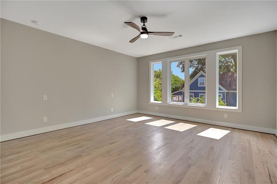 Spacious, unfurnished interior of a new home in , Atlanta (Image 20).