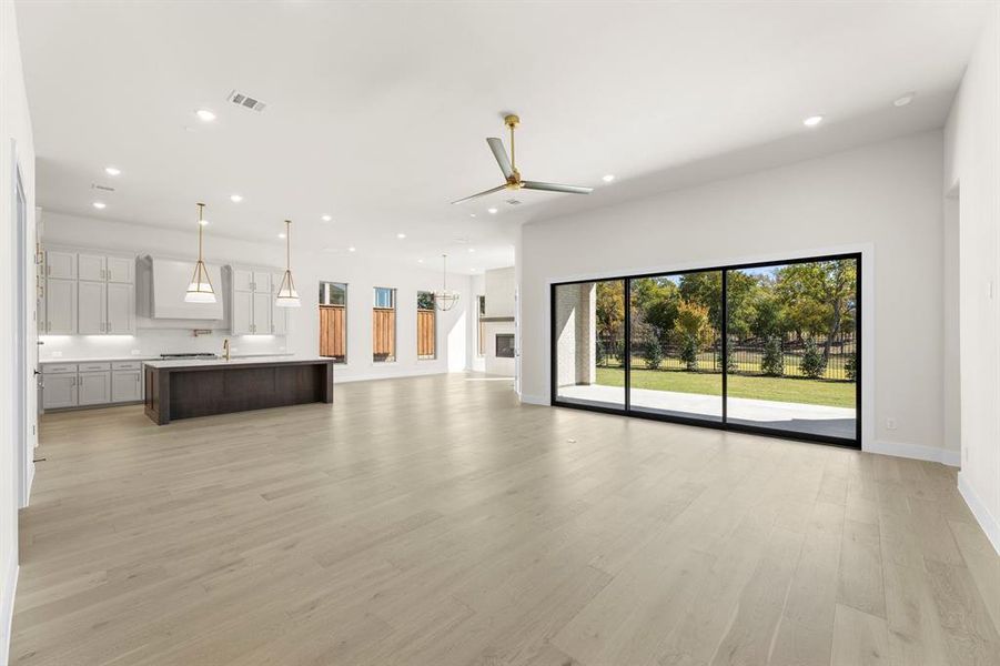 23. 741 Capella - Family (2) 23. 741 Capella - Family (2)