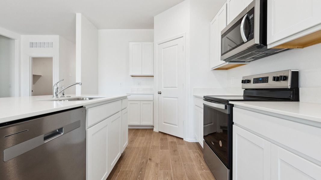 Furnished interior view inside a new home in Rio Rancho Estates, Wittmann (Image 6).