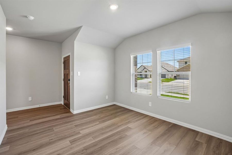 Spacious, unfurnished interior of a new home in Stella Hills, Denton (Image 20).