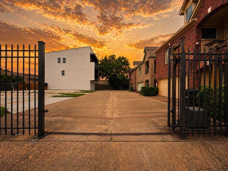 Gated Community - 4 Houses Built - 6 Max