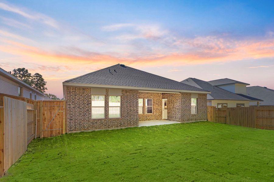 Exterior details and patio area of a home in Westridge Cove, Conroe (Image 3). Exterior details and patio area of a home in Westridge Cove, Conroe (Image 3).