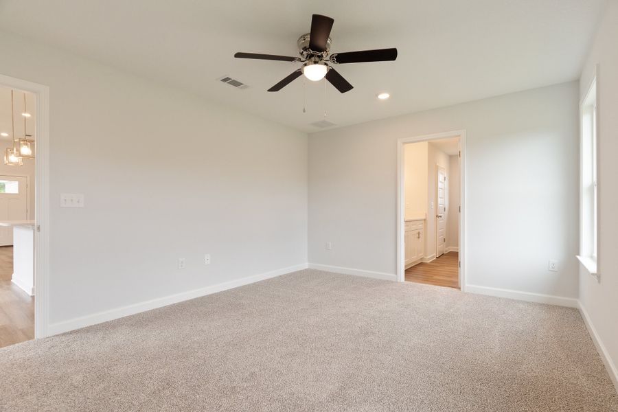 Spacious, unfurnished interior of a new home in Barton's Bend, Crestview (Image 30). Spacious, unfurnished interior of a new home in Barton's Bend, Crestview (Image 30).