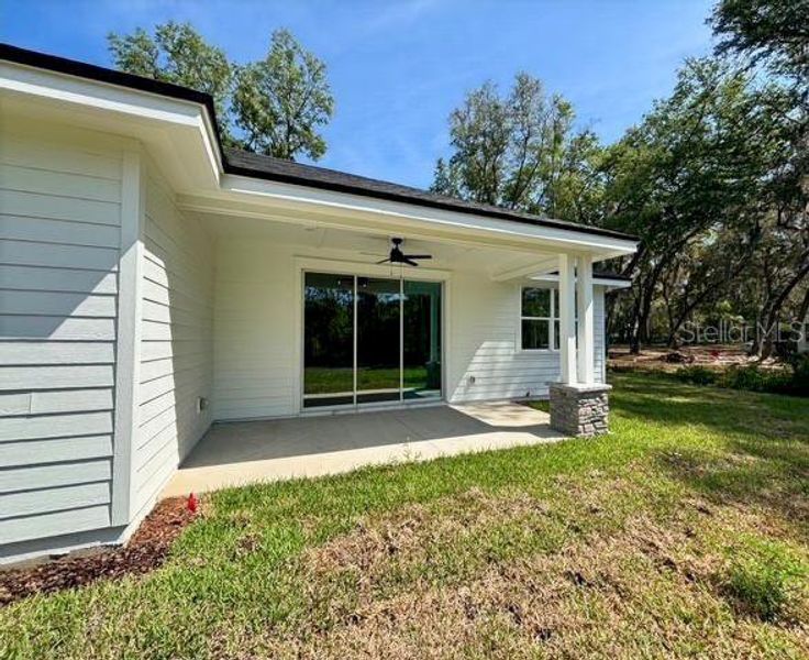 Exterior details and patio area of a home in , Keystone Heights (Image 11).