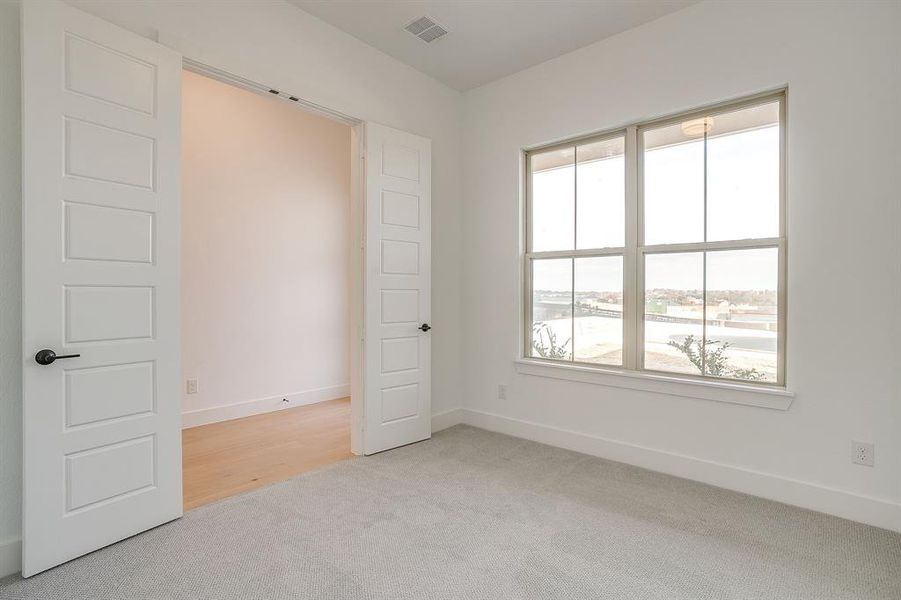 Spacious, unfurnished interior of a new home in Talon Hills, Fort Worth (Image 20).