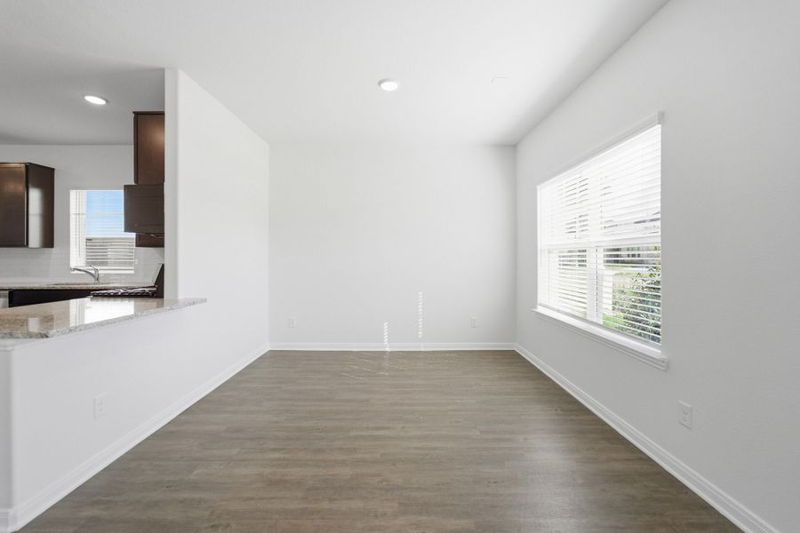 Spacious, unfurnished interior of a new home in La Terra, Celina (Image 44).