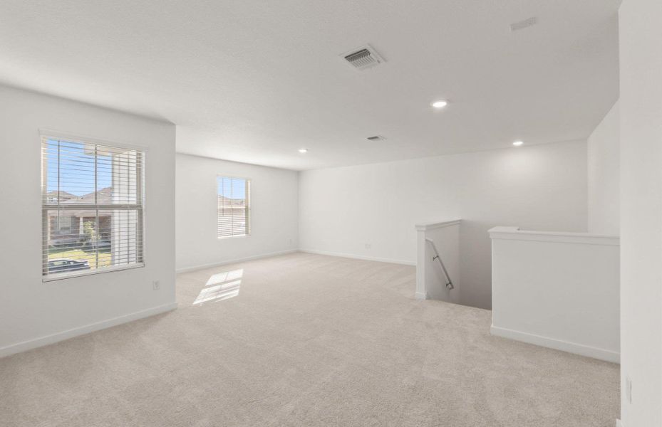 Spacious, unfurnished interior of a new home in Sonterra, Jarrell (Image 18).