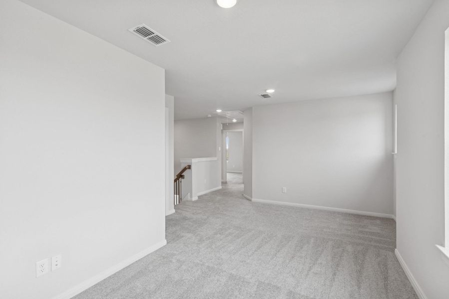 Spacious, unfurnished interior of a new home in Beacon Point at Lago Mar 50’ Homesites, Texas City (Image 17).