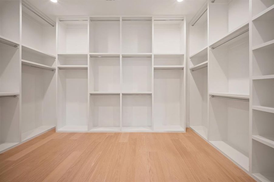 Spacious, unfurnished interior of a new home in , Dallas (Image 24).