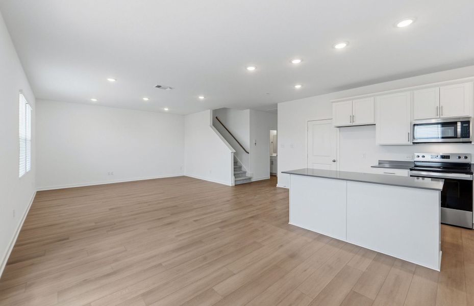 Spacious, unfurnished interior of a new home in Skyview, Belton (Image 17).