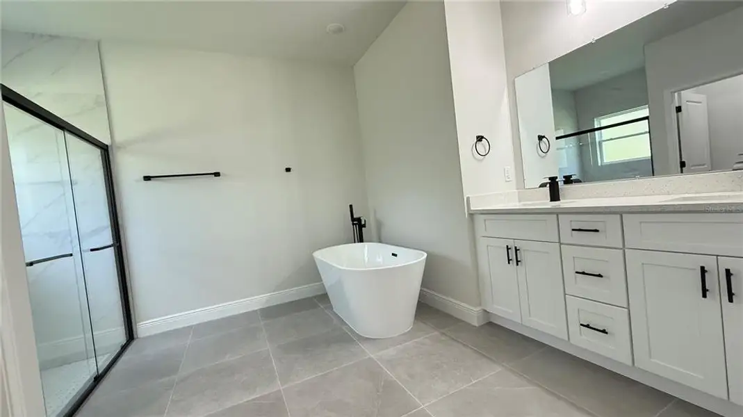 Furnished interior view inside a new home in , Ocala (Image 5).