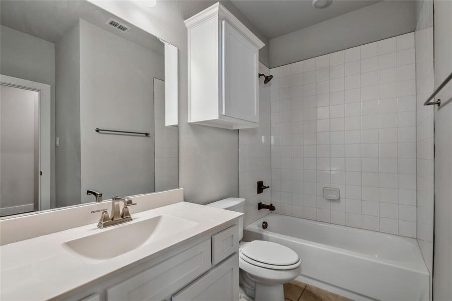 Furnished interior view inside a new home in , Celina (Image 13).