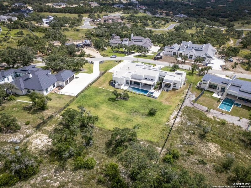 Image 83 of a home in .