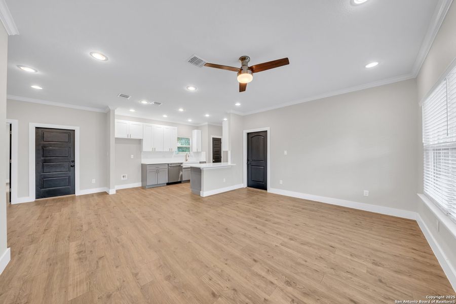 Spacious, unfurnished interior of a new home in , San Antonio (Image 16).