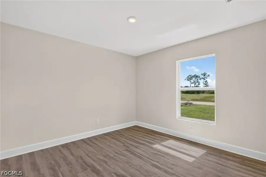 Spacious, unfurnished interior of a new home in Cape Coral, Cape Coral (Image 23).