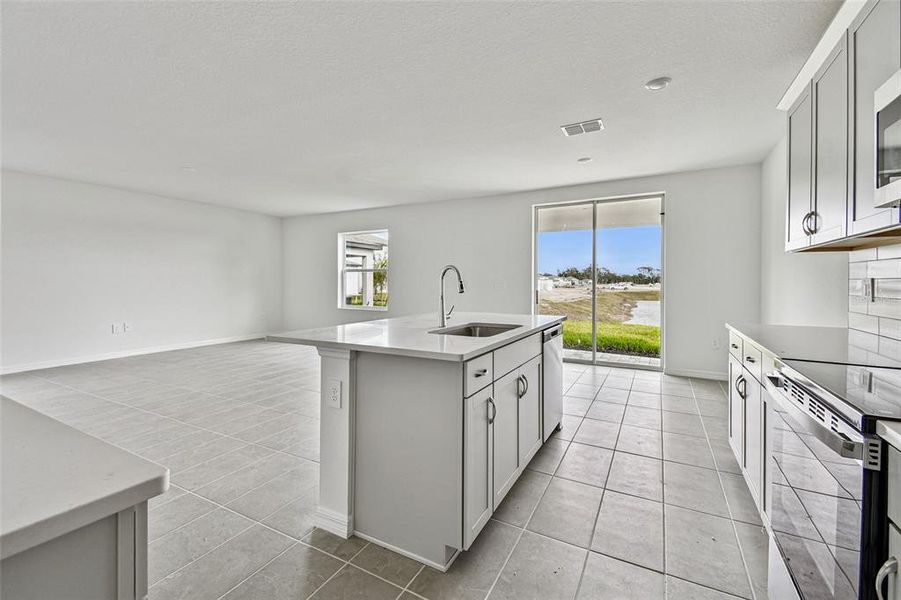 Furnished interior view inside a new home in Southpointe, Palmetto (Image 9).