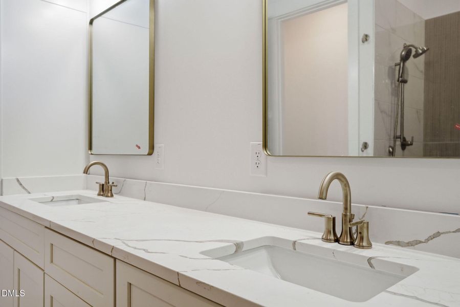 24-web-or-mls-dsc06577