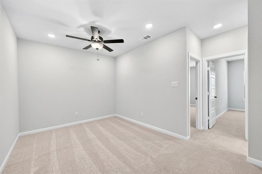 Spacious, unfurnished interior of a new home in Hillside at Las Colinas, Irving (Image 32).