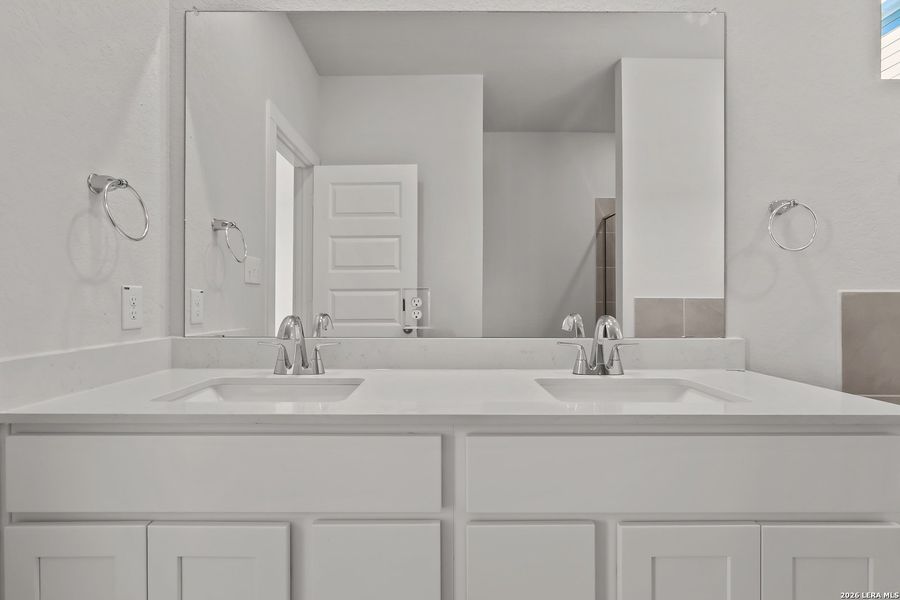 Close-up of interior finishes inside a home in Cinco Lakes, San Antonio (Image 13).