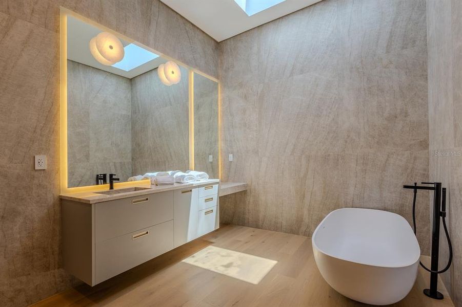 Furnished interior view inside a new home in , Windermere (Image 15).