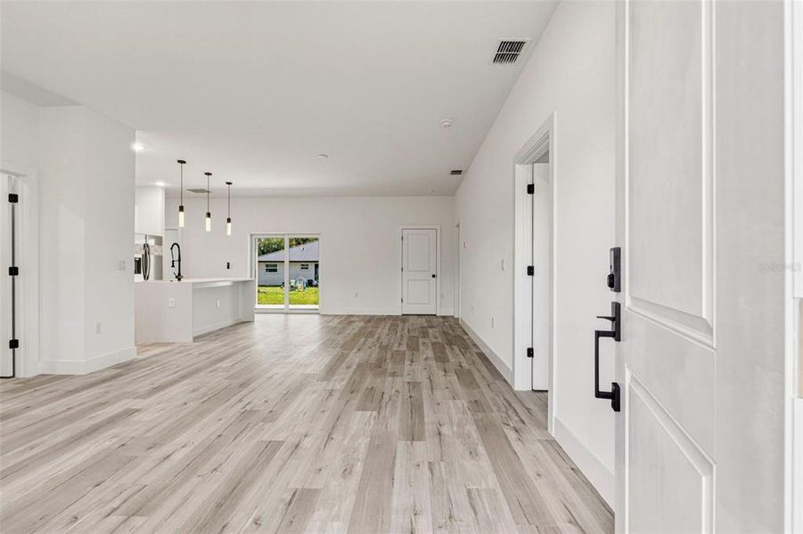 Spacious, unfurnished interior of a new home in , North Port (Image 17).