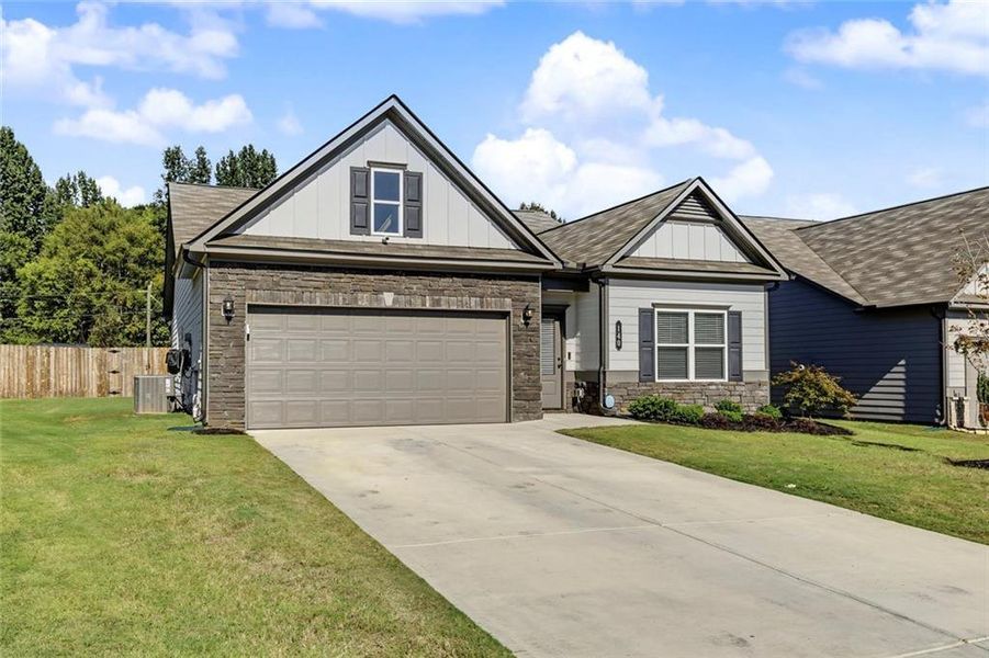 Front exterior of a new home in Laurel Park, Cartersville, GA, highlighting curb appeal (Image 20).