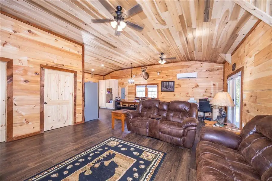 Community amenities in , Jasper (Image 28).
