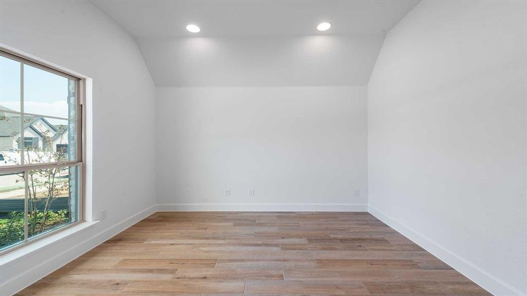 Spacious, unfurnished interior of a new home in Trinity Falls 50', McKinney (Image 16). Spacious, unfurnished interior of a new home in Trinity Falls 50', McKinney (Image 16).