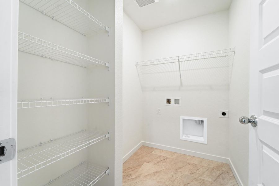 Spacious, unfurnished interior of a new home in Granary, Johnstown (Image 28).