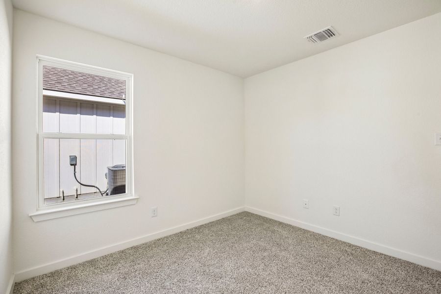 Spacious, unfurnished interior of a new home in Rancho San Gabriel, Georgetown (Image 19).
