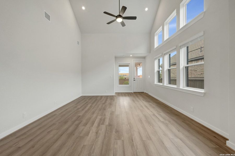 Spacious, unfurnished interior of a new home in Mayfair - Select Garden Series, New Braunfels (Image 20). Spacious, unfurnished interior of a new home in Mayfair - Select Garden Series, New Braunfels (Image 20).