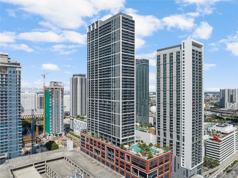 Condo located in Miami, FL showcasing its design and architecture (Image 3). Condo located in Miami, FL showcasing its design and architecture (Image 3).