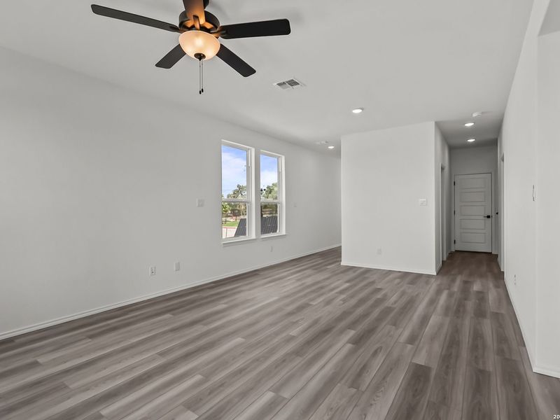 Spacious, unfurnished interior of a new home in Meadows at Oak Creek, San Antonio (Image 22).