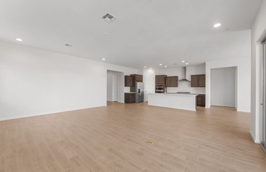 Spacious, unfurnished interior of a new home in Soleo, San Tan Valley (Image 22).